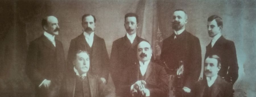 COM OS ILUSTRES NACIONAIS